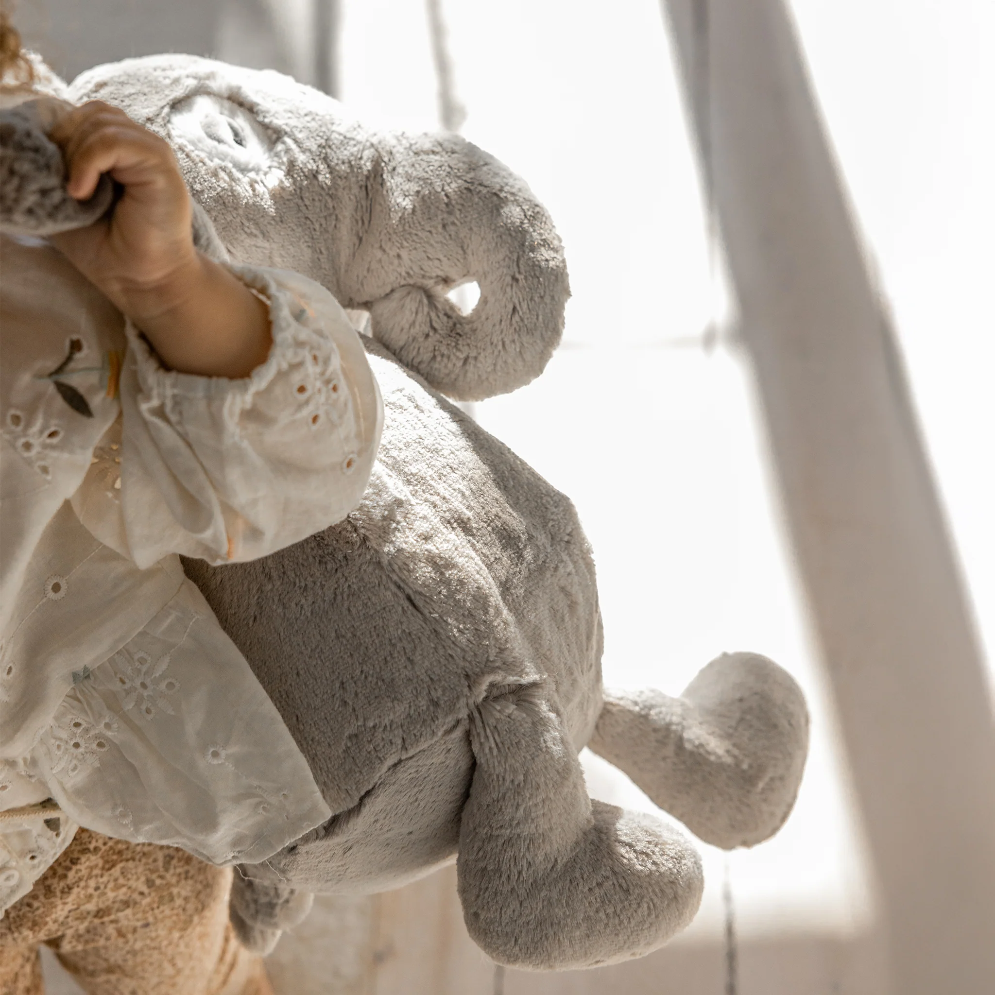 Bamse, Elefanten Finley 38 cm - Sebra Play - Grey - Image 5