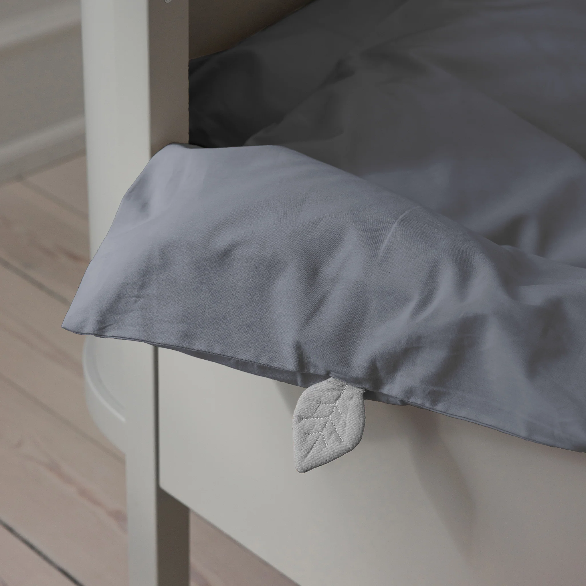 Percale Junior Sengetøj (DK mål) - Sebra Sleep - Forest lake blue - Image 3