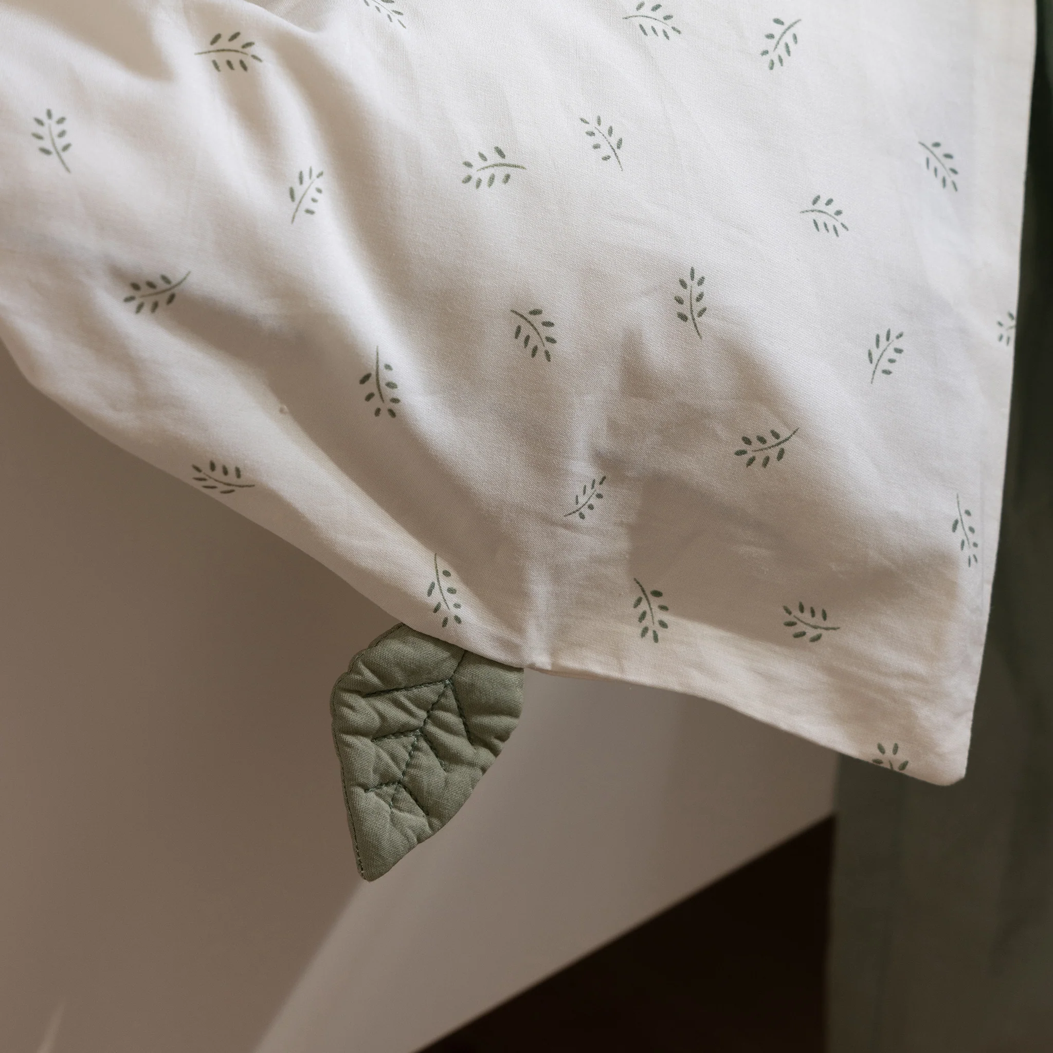 Percale Junior Sengetøj (DK mål) - Sebra Sleep - Sophora Leaves - Image 8