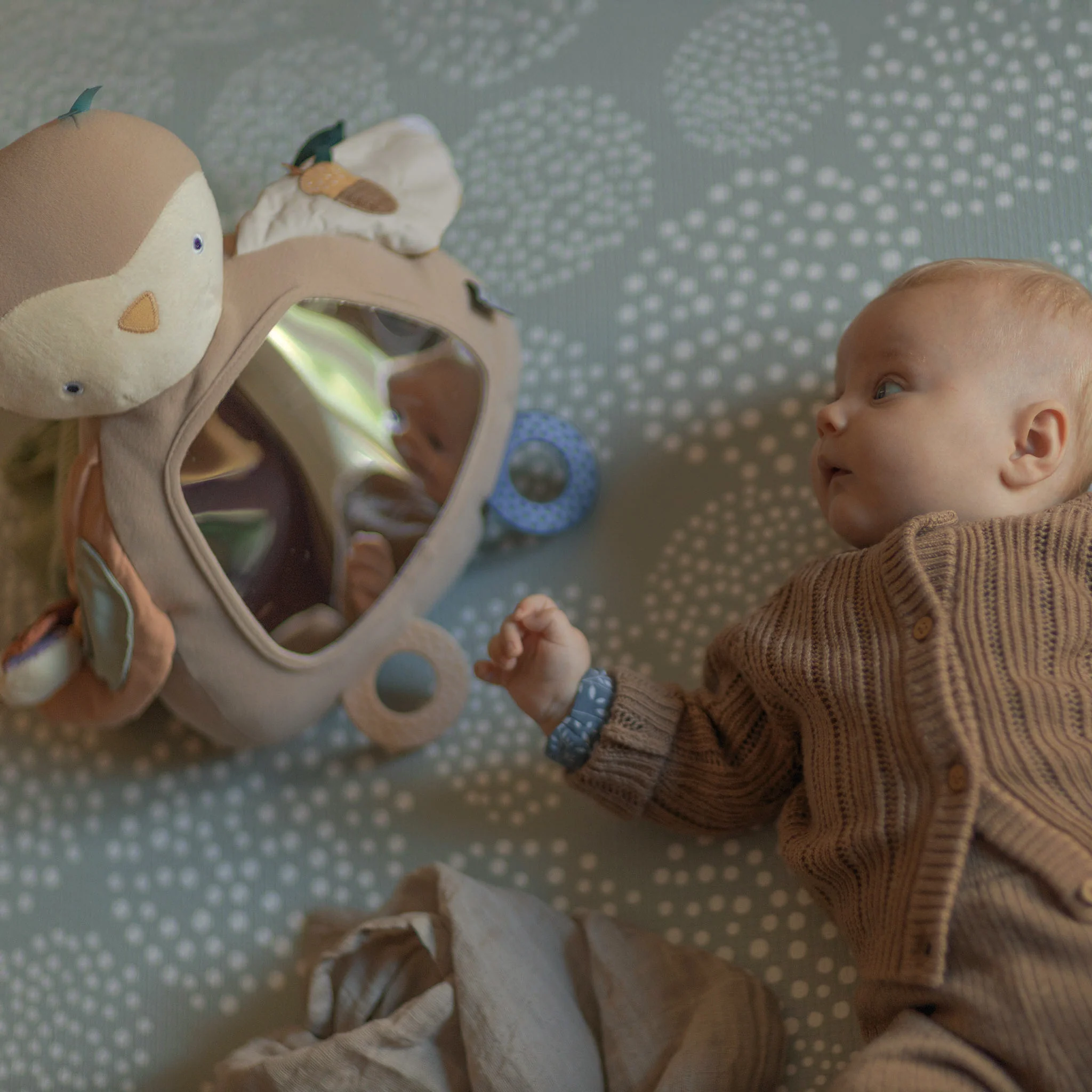 Uglen Blinky, Aktivitetslegetøj - Sebra Play - Maple beige - Image 3