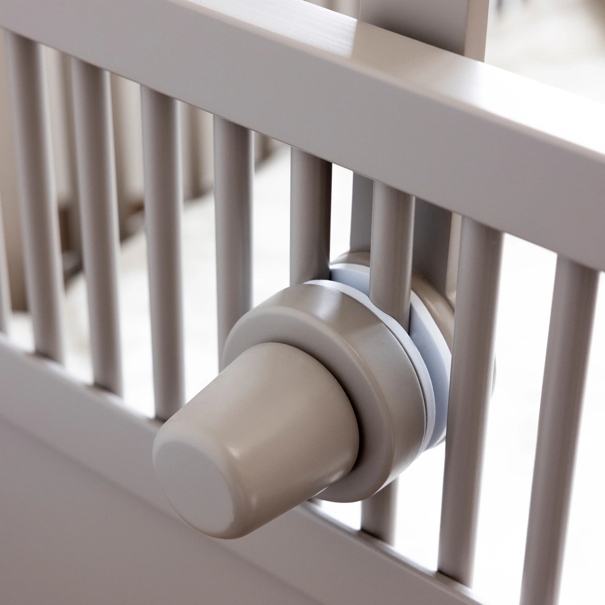 Uroholder i træ - Sebra Sleep - Jetty beige - Image 4