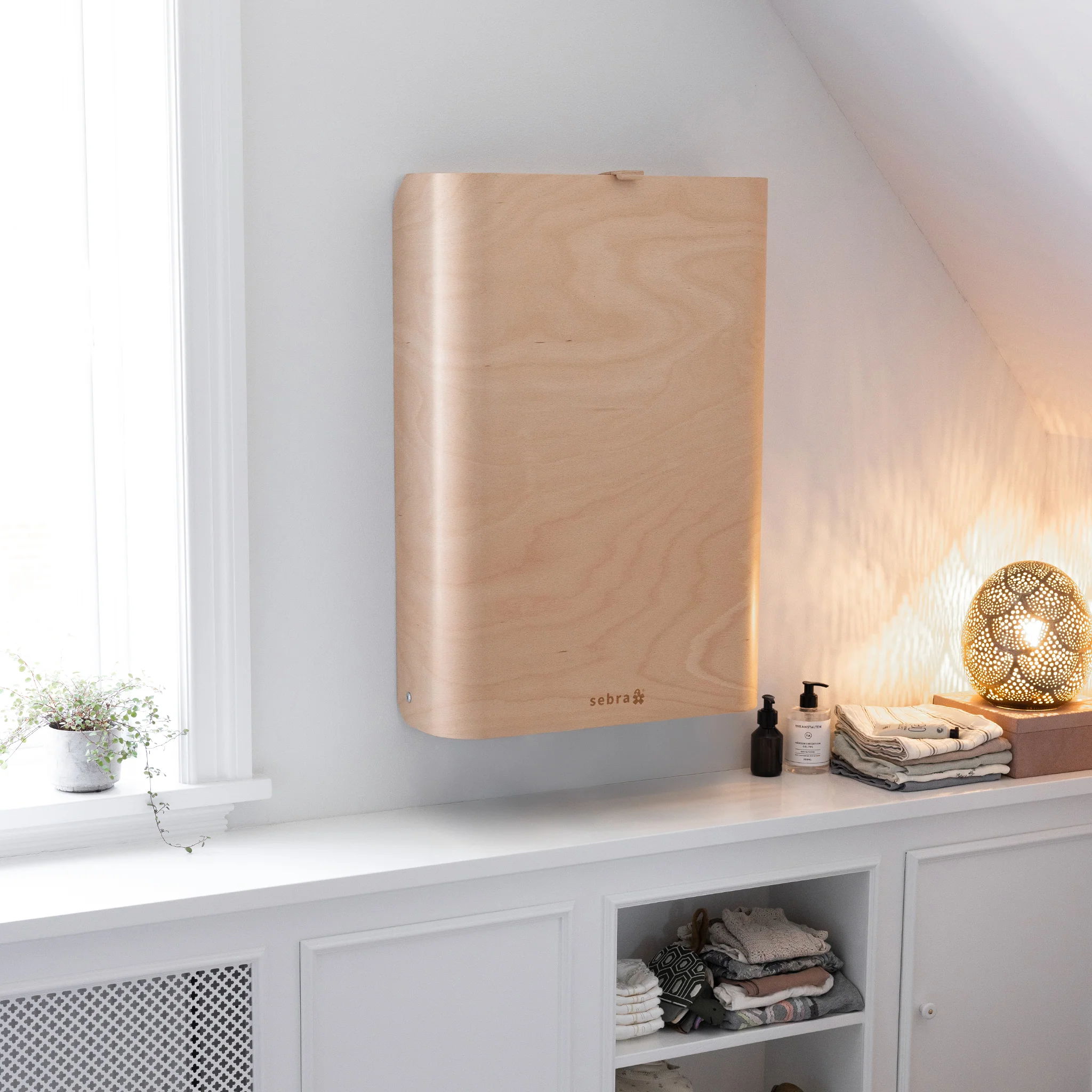 Væghængt puslebord - Sebra Care - Wooden Edition - Image 9